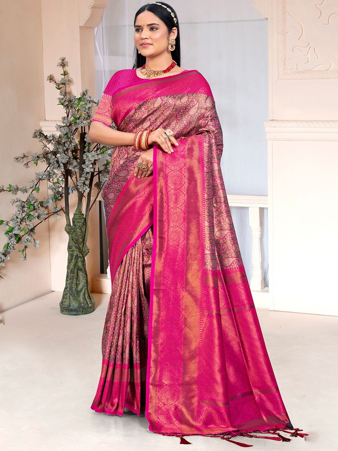 

Exclusiva Woven Design Zari Saree, Purple