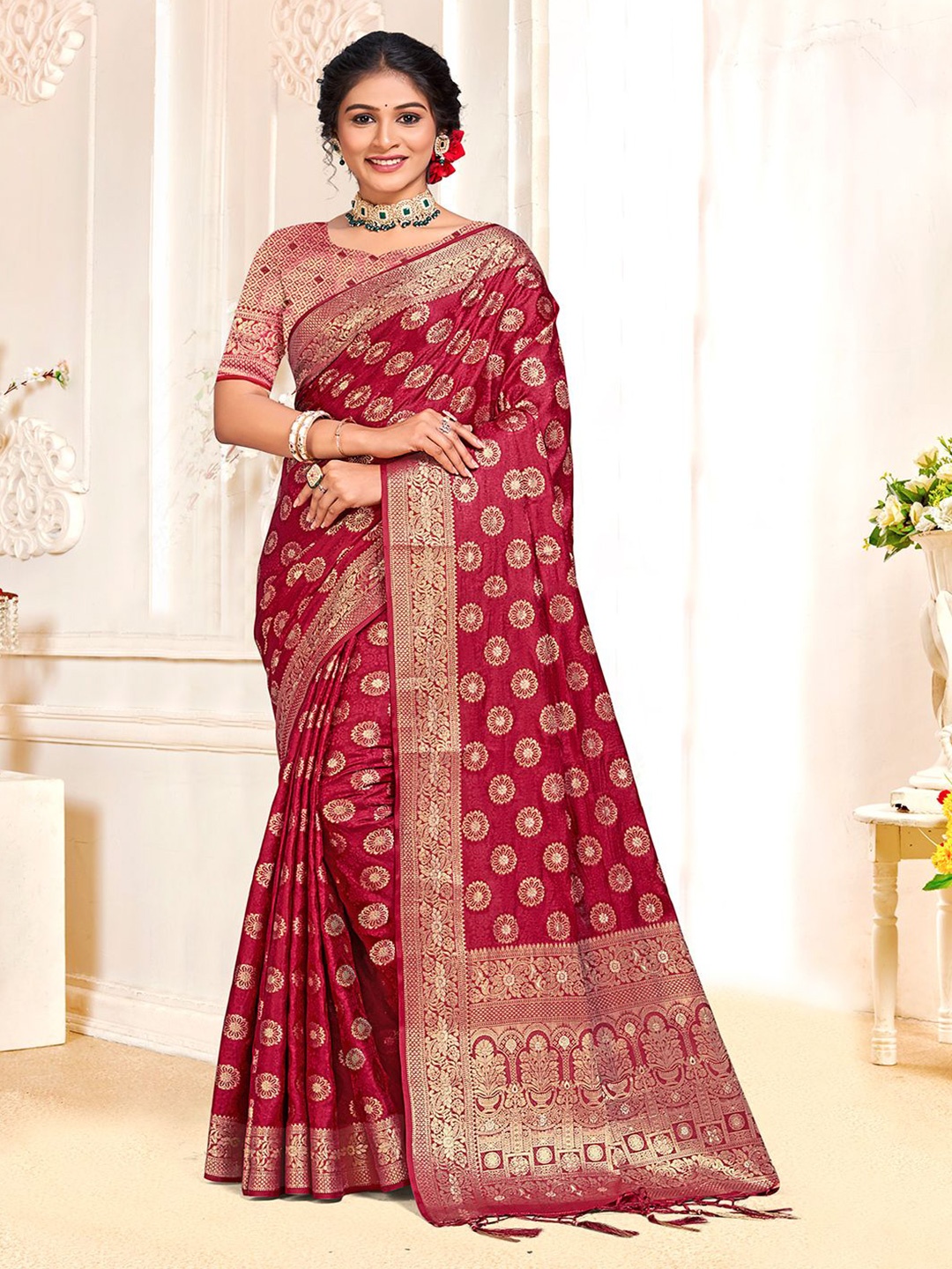 

Exclusiva Woven Design Zari Saree, Maroon