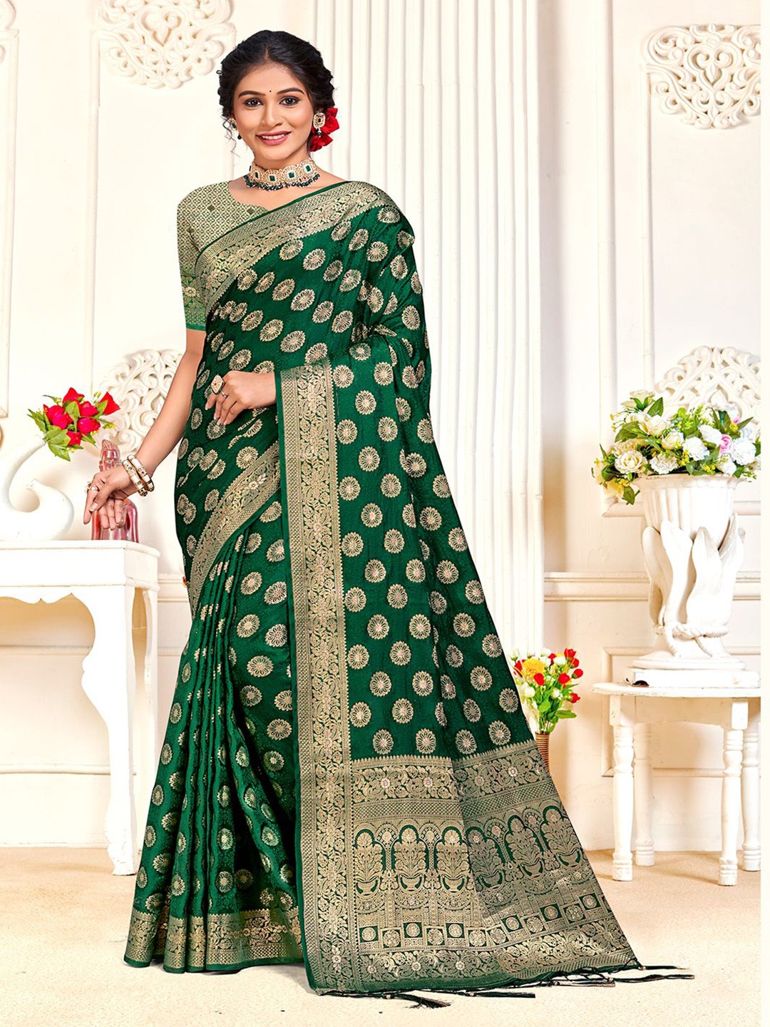 

Exclusiva Woven Design Zari Saree, Green