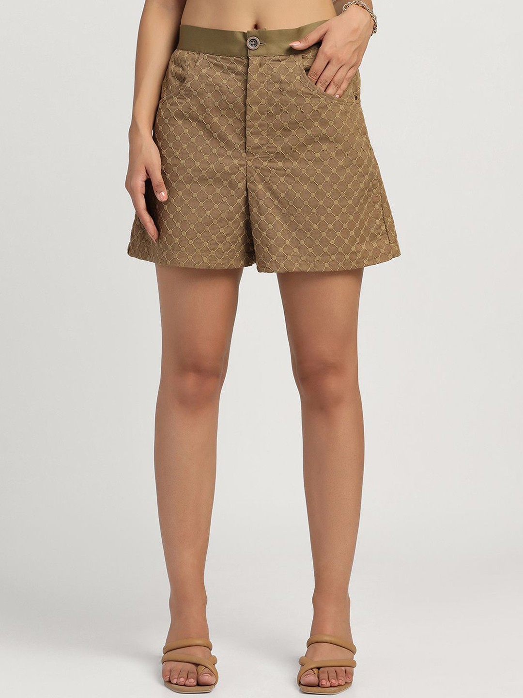 

LELA Women Embroidered Thread Work Mid-Rise Cotton Chino Shorts, Green