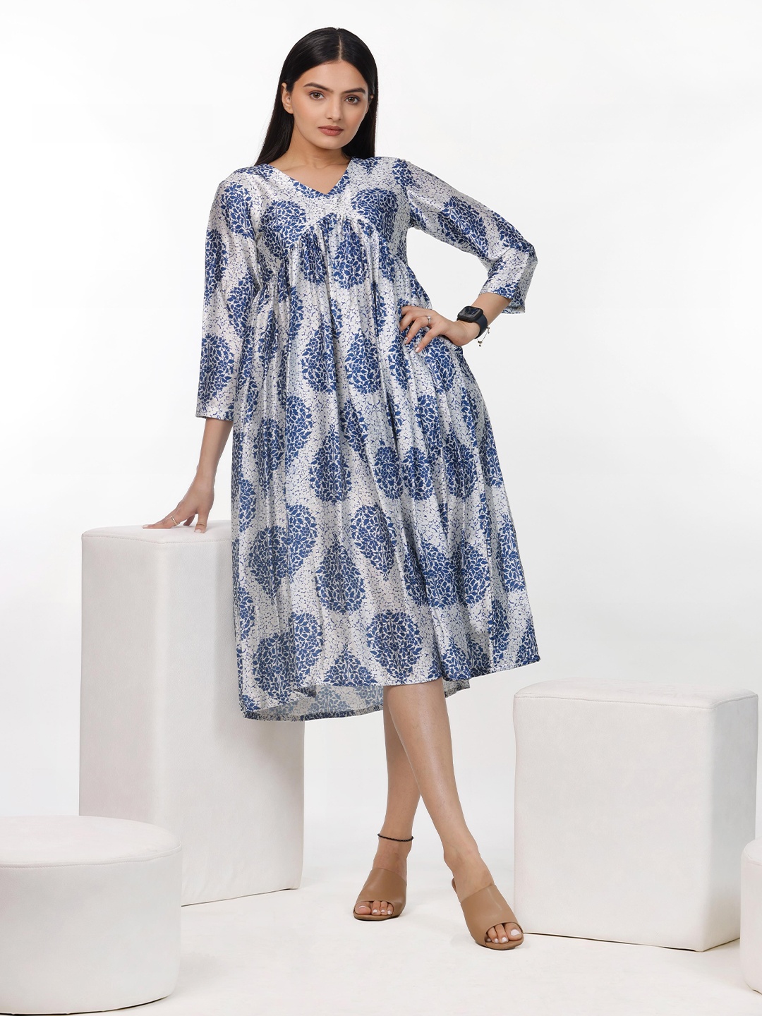 

aaRVee STUDIO Floral Print empire Dress, White