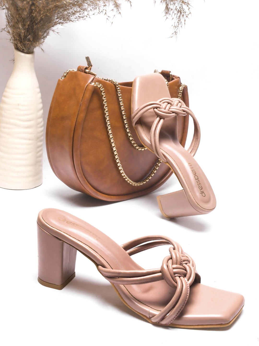 

DressBerry Nude-Coloured Open Toe Block Heels