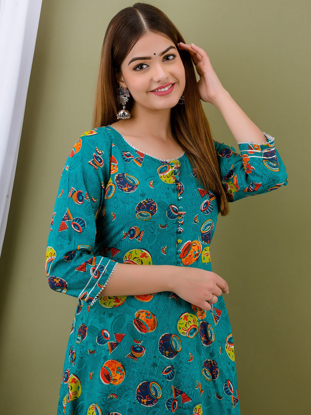 

RANGREAL Floral Printed Round Neck Thread Work Anarkali Kurta, Green