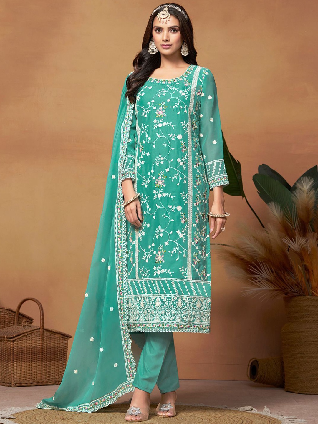 

ODETTE Women Floral Embroidered Regular Thread Work Kurta with Pyjamas & With Dupatta, Green