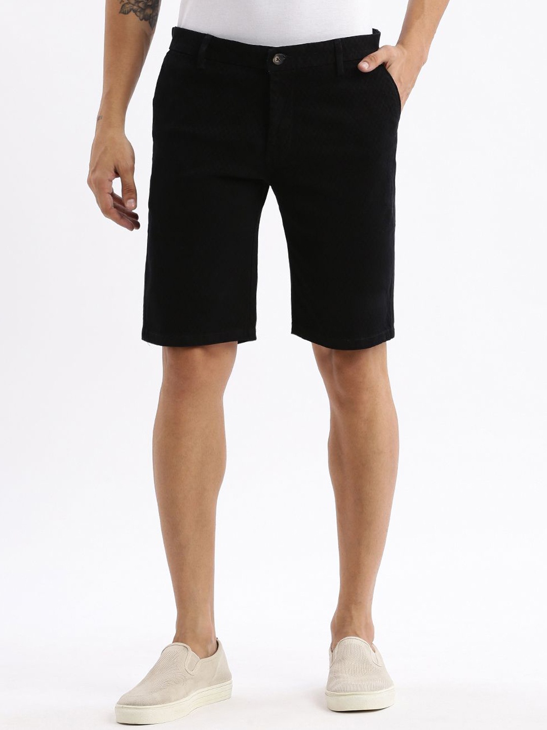 

SHOWOFF Men Slim Fit Low-Rise Shorts, Black
