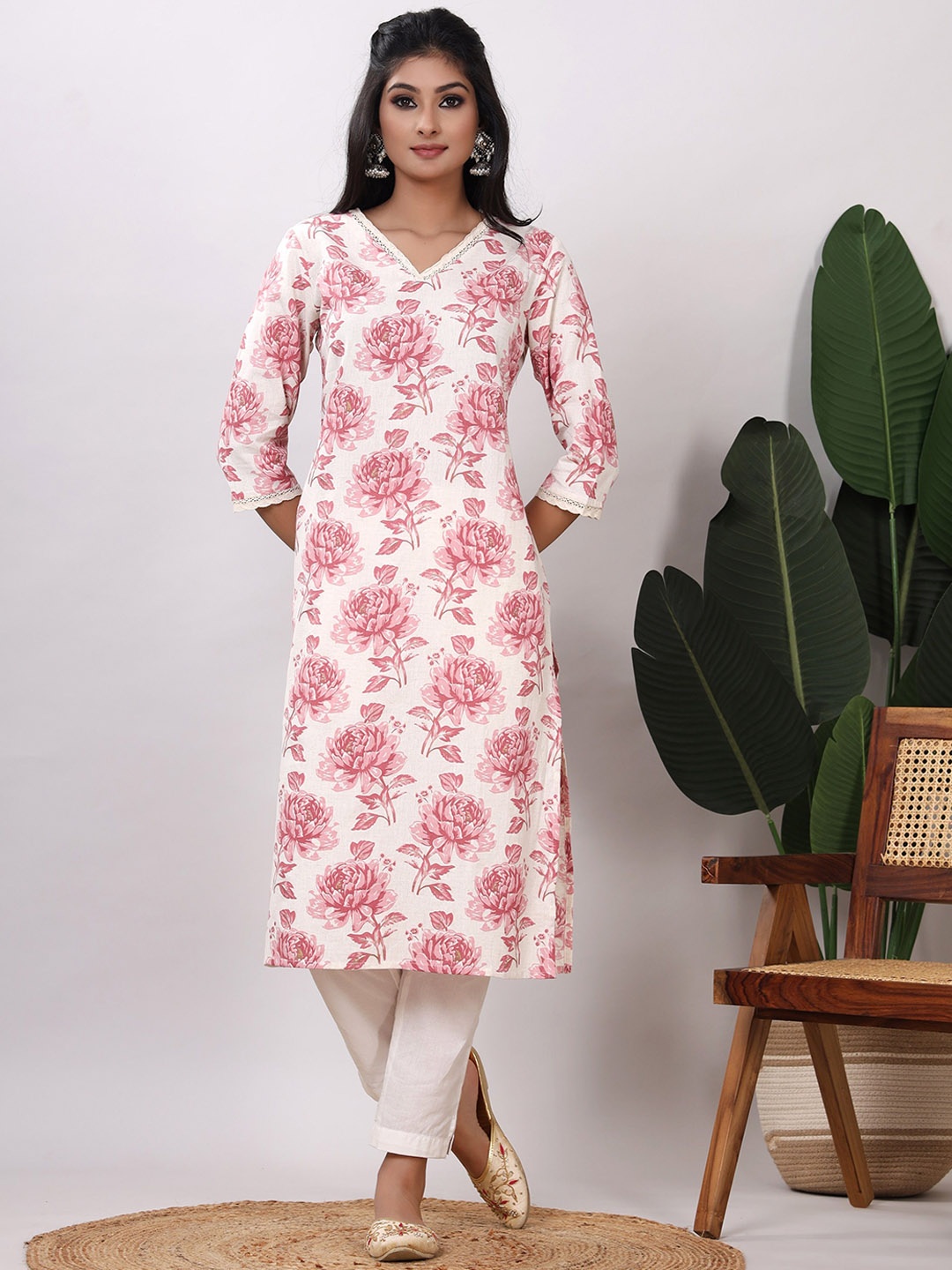 

VASVI Floral Printed V-Neck Straight Kurta, White