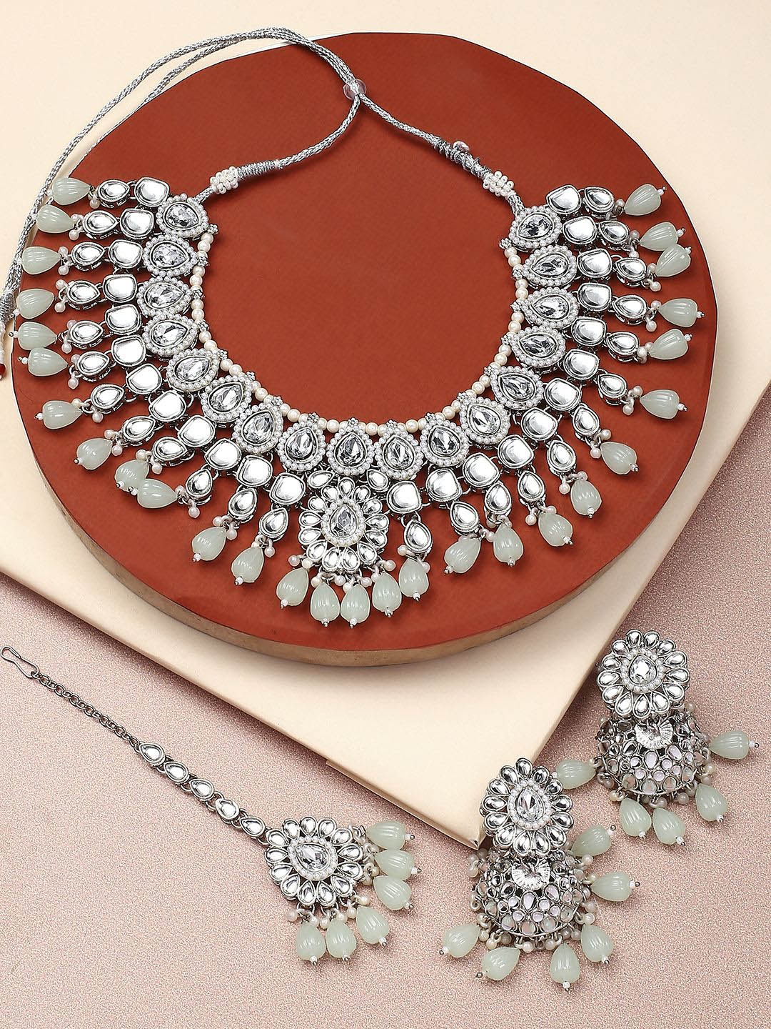 

OOMPH Kundan-Studded & Beaded Jewellery Set, Green