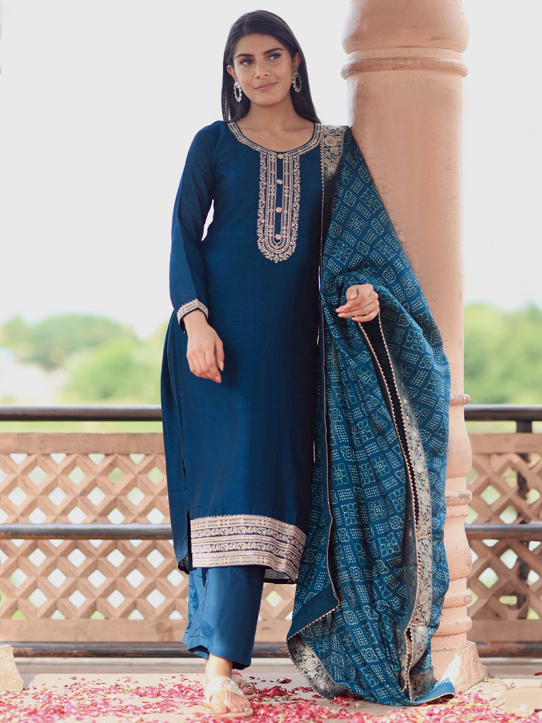 

Libas Floral Yoke Design Regular Sequinned Straight Kurta With Trousers & Dupatta, Teal