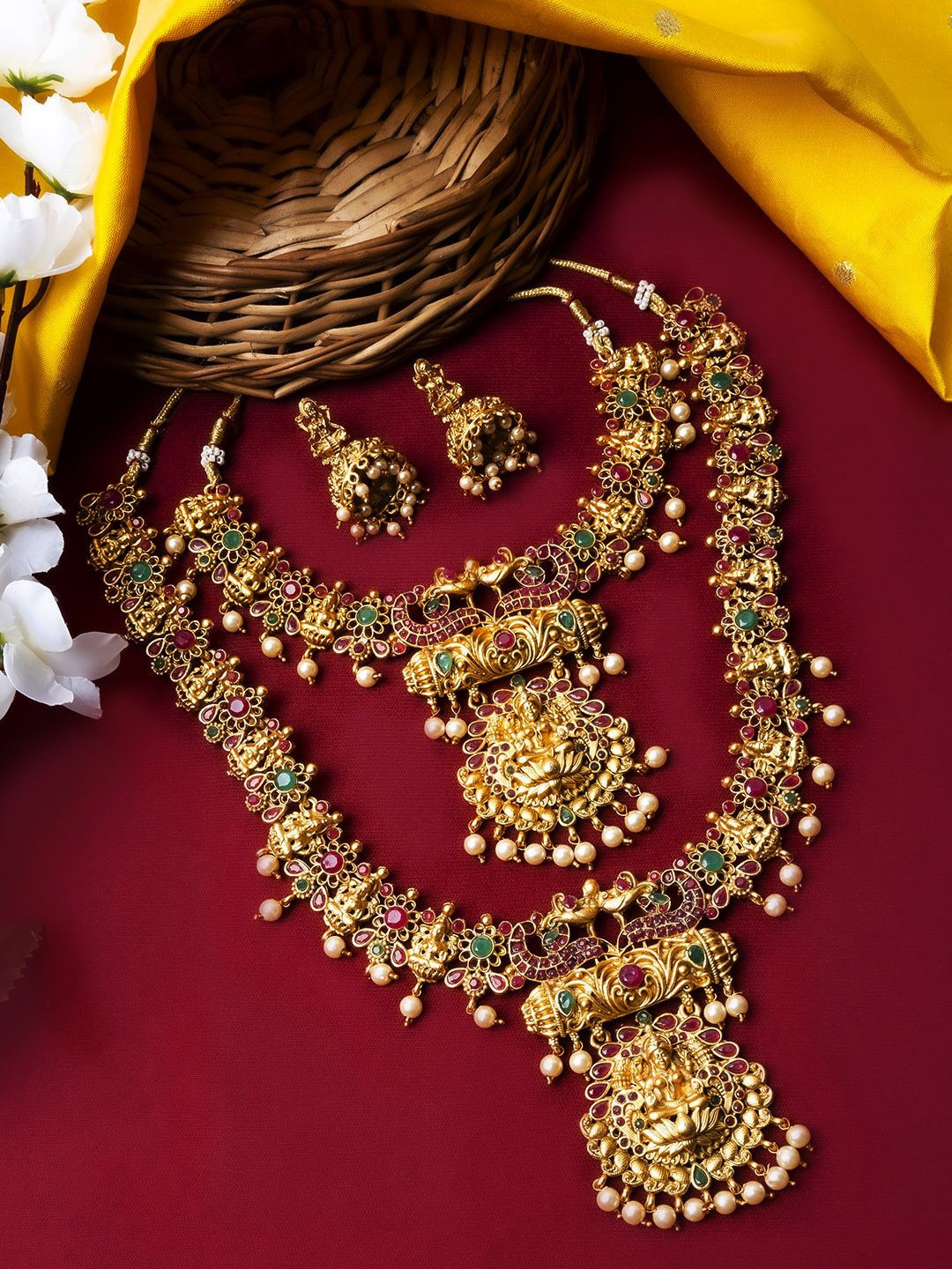

StileAdda Gold Plated Stones Studded & Beaded Jewellery Set