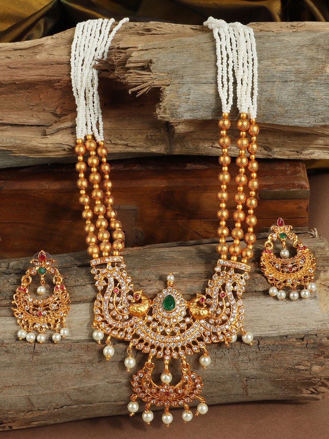 

StileAdda Gold-Plated Stones-Studded & Beaded Jewellery Set