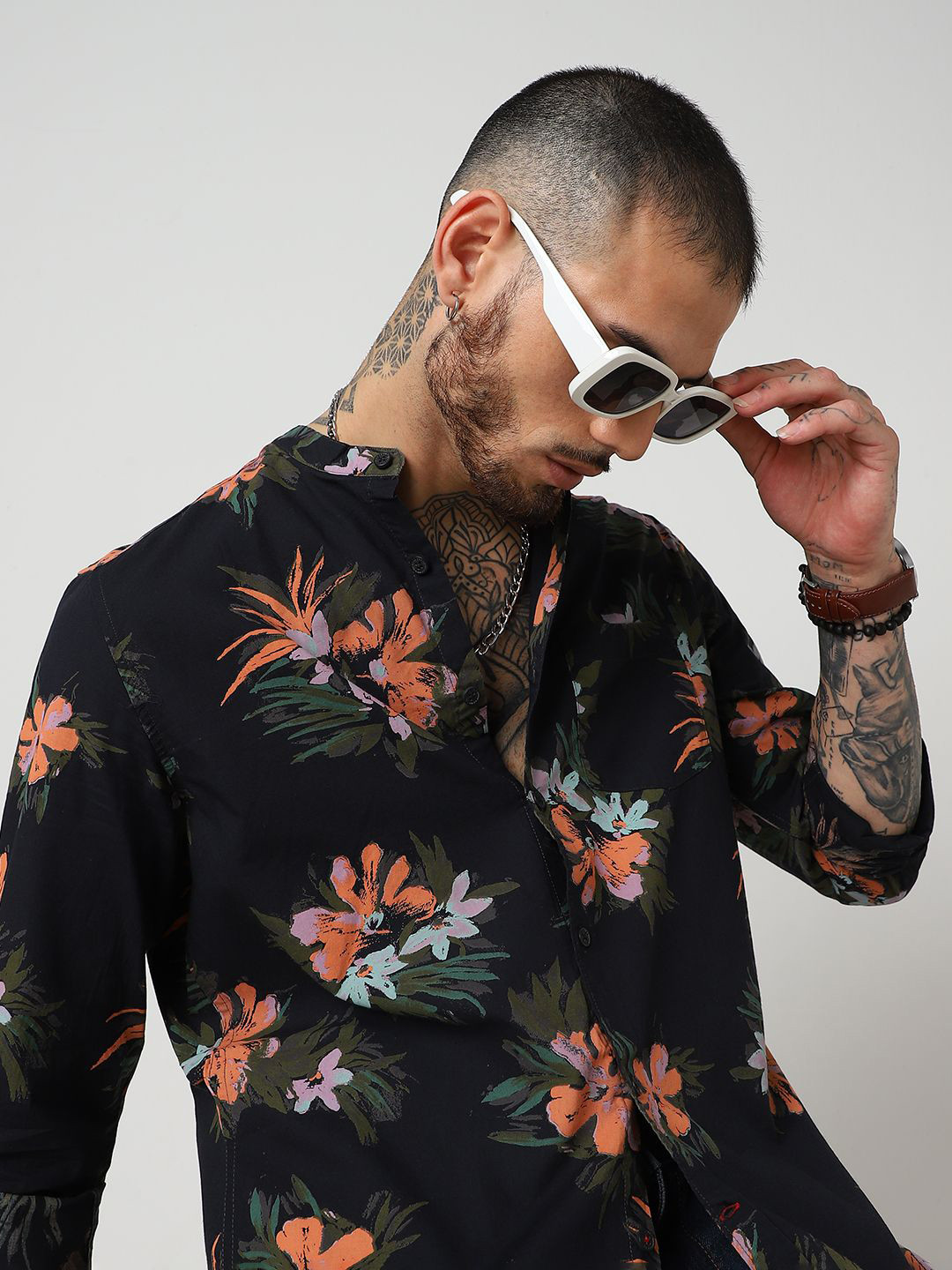 

VASTRADO Men Floral Printed Mandarin Collar Cotton Shirt, Black