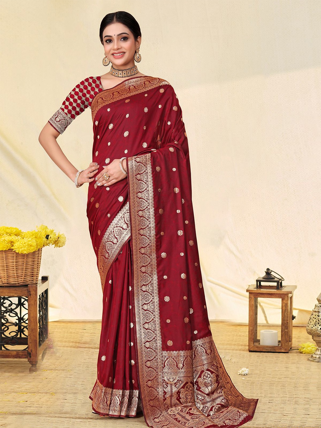 

ODETTE Woven Design Zari Banarasi Saree, Maroon