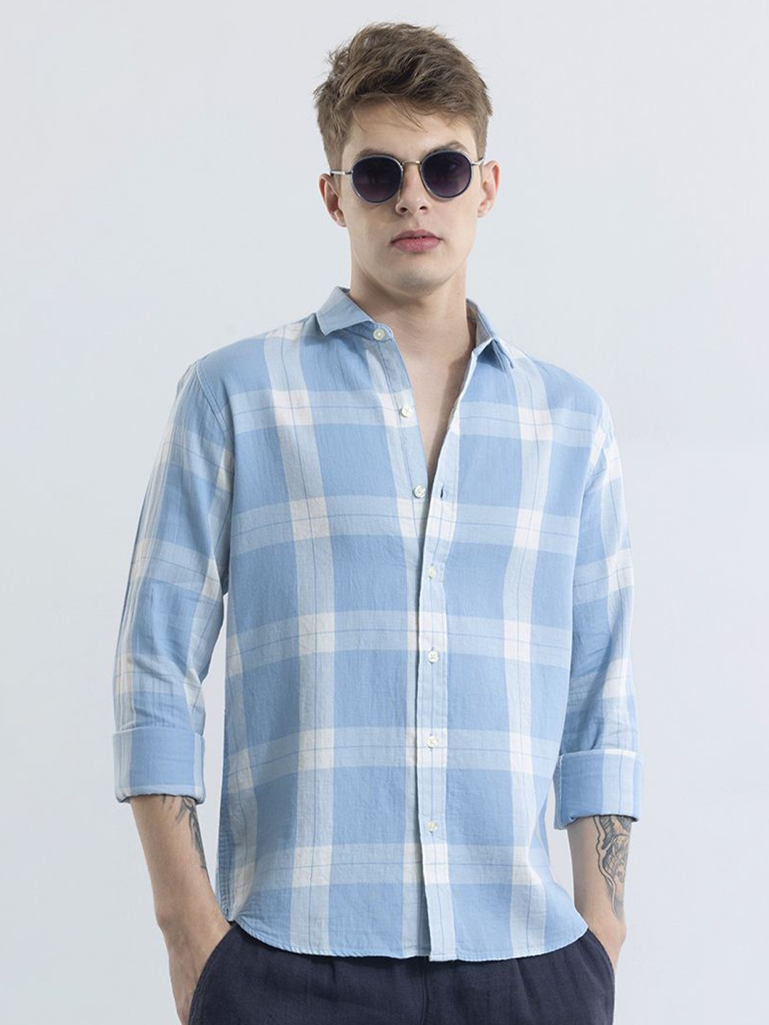 

Snitch Men Windowpane Checks Spread Collar Classic Slim Fit Casual Shirt, Blue