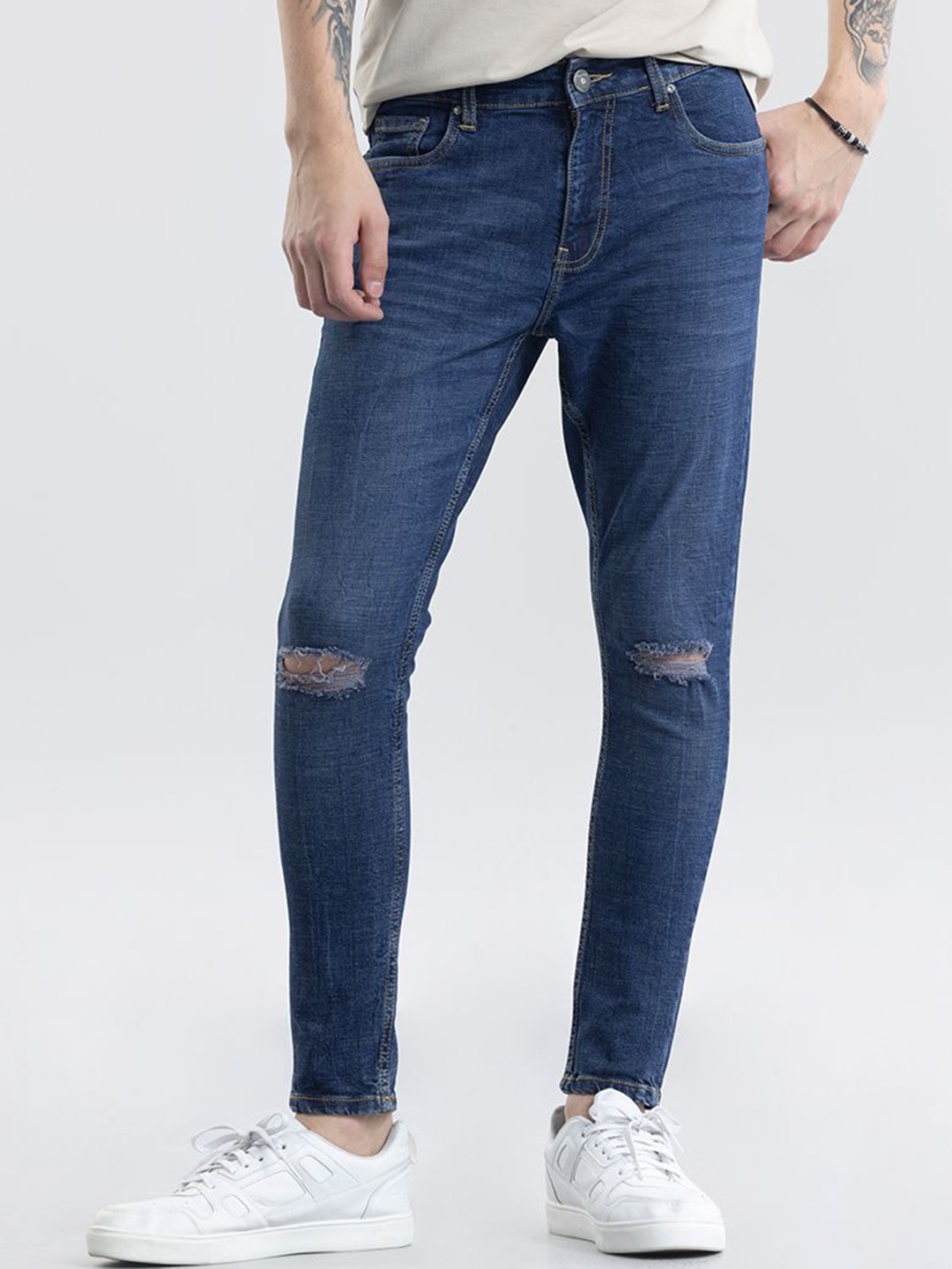 

Snitch Men Classic Skinny Fit Slash Knee Light Fade Stretchable Jeans, Blue