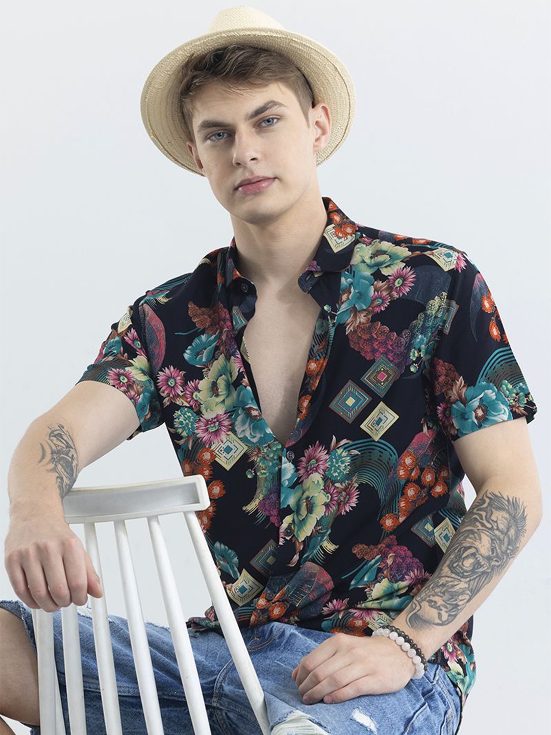 

Snitch Men Floral Printed Spread Collar Classic Slim Fit Casual Shirt, Black