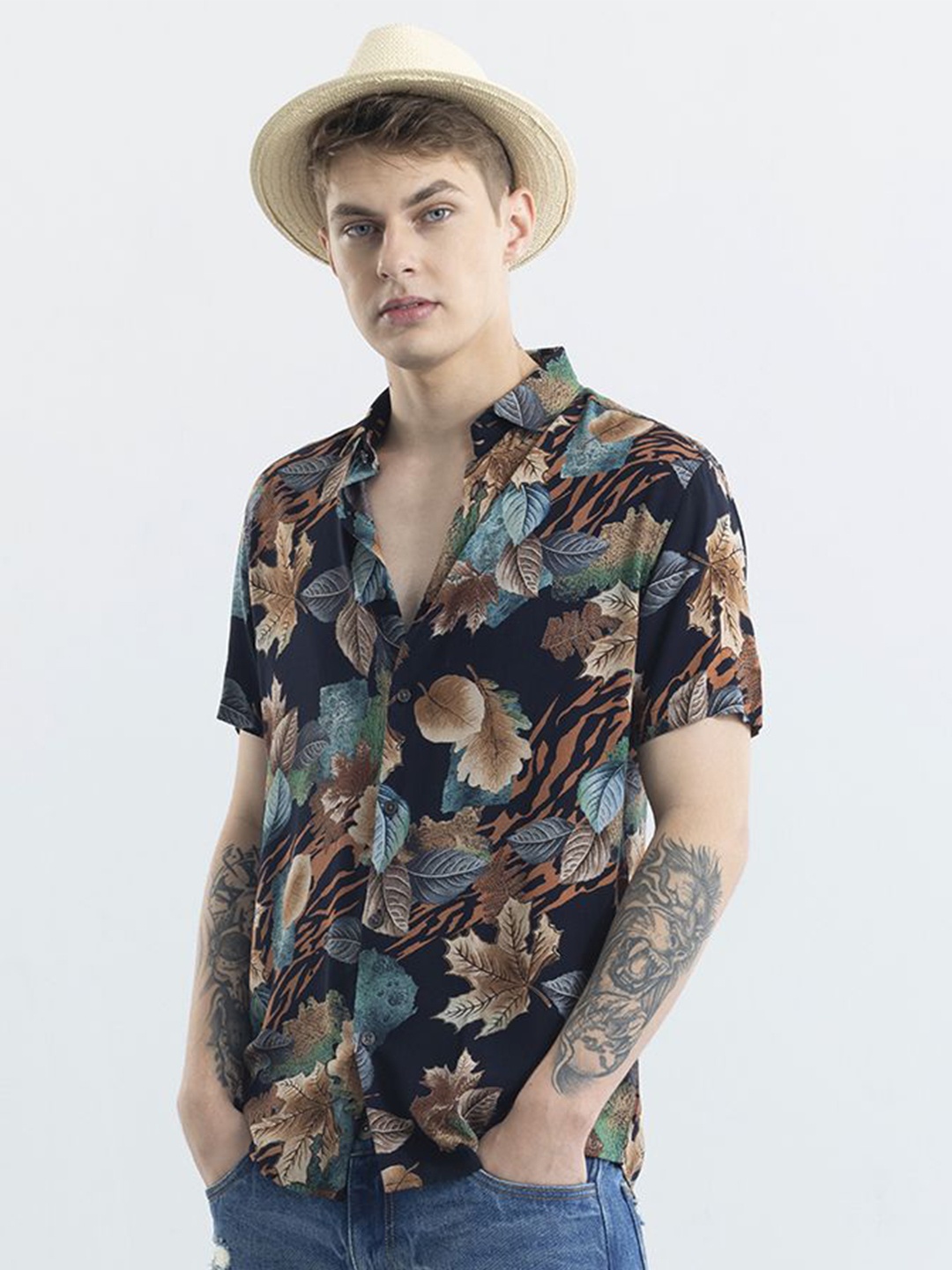 

Snitch Men Tropical Printed Spread Collar Classic Slim Fit Casual Shirt, Blue