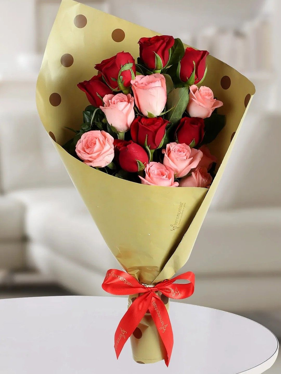 

fnp Red & Pink 15 Pieces Fresh Flowers Bouquet