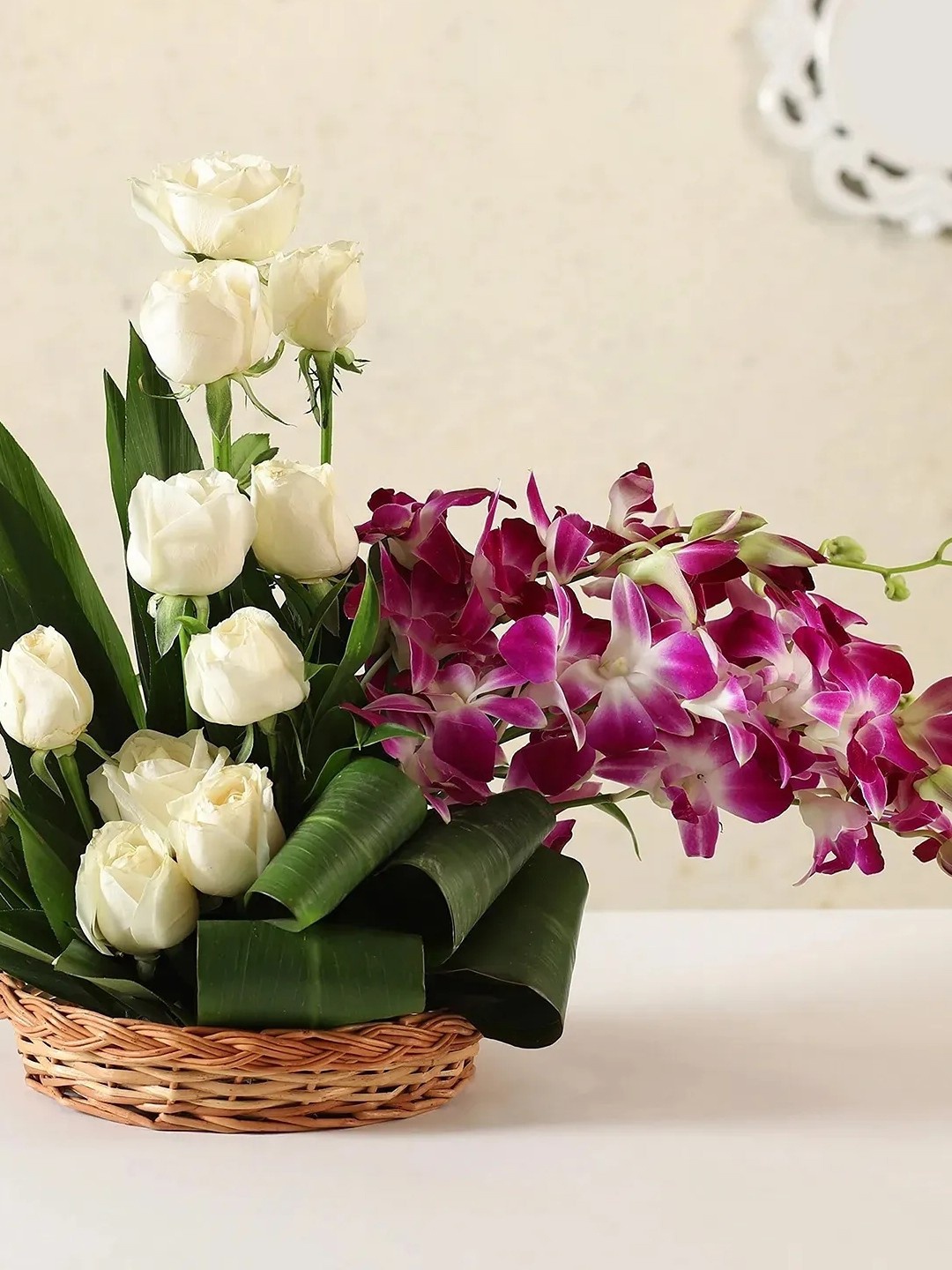 

fnp White & Purple 18 Pieces Orchids Fresh Flowers Basket