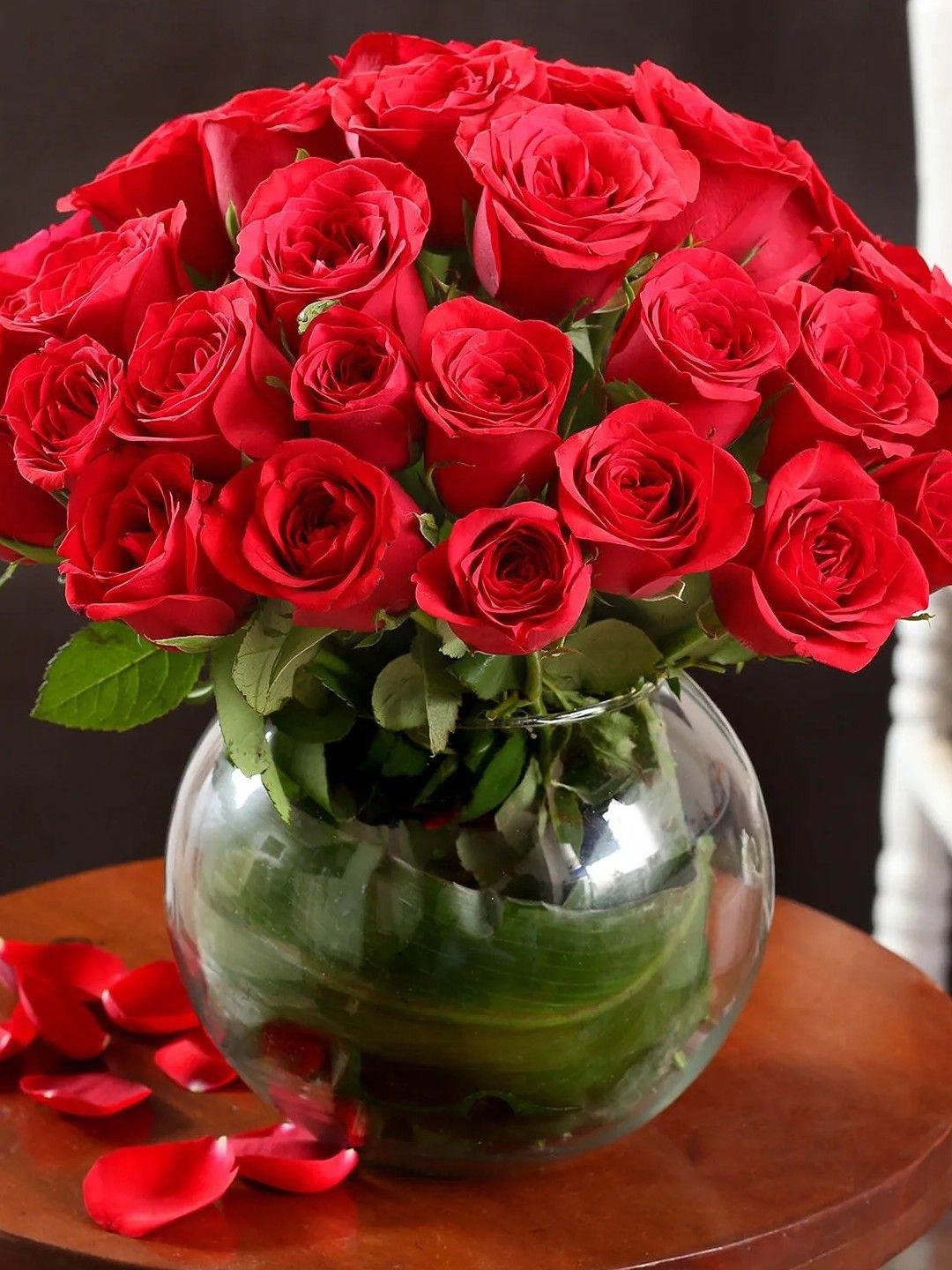 

fnp Red 40 Pieces Roses Fresh Flowers Bouquet, Rose
