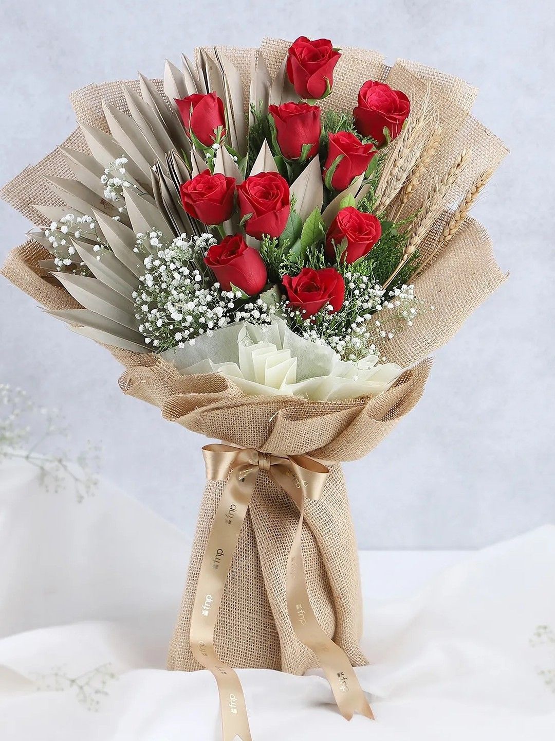 

fnp Red 10-Pieces Roses Fresh Flowers
