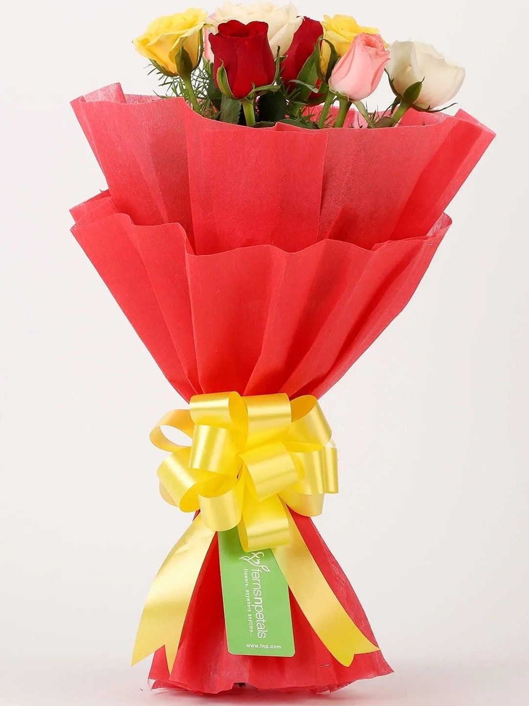 

fnp Red & White 8Pieces Rose Fresh Flowers In Bouquet
