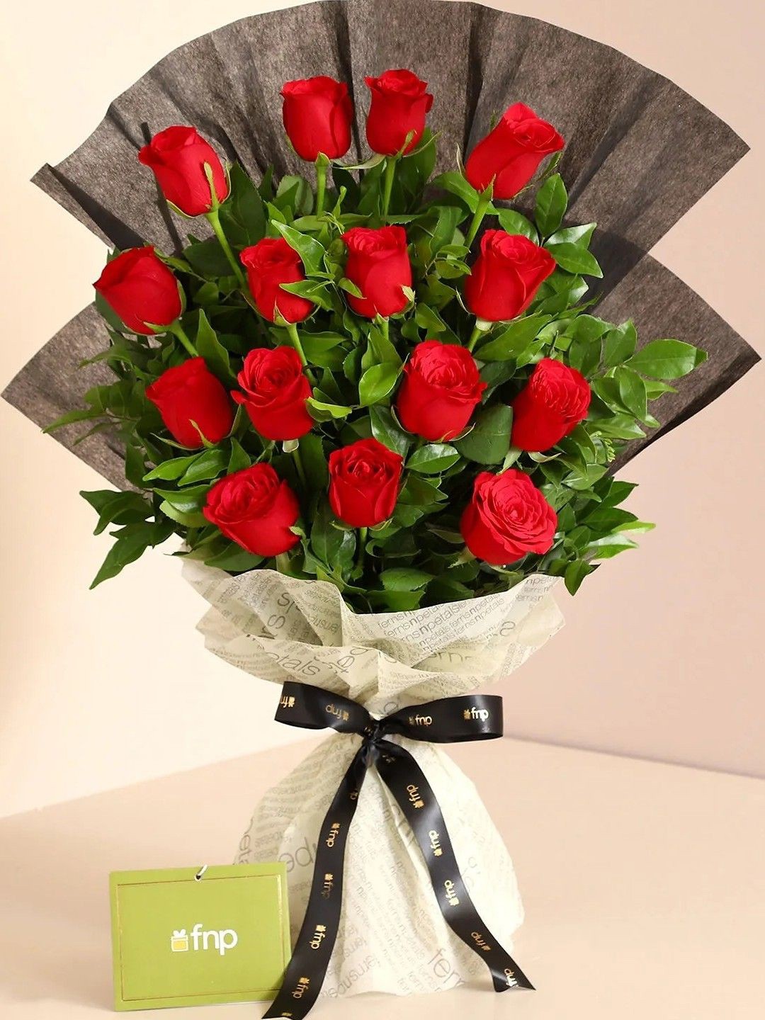 

fnp Red & Black 15 Pieces Roses Fresh Flowers Bouquet