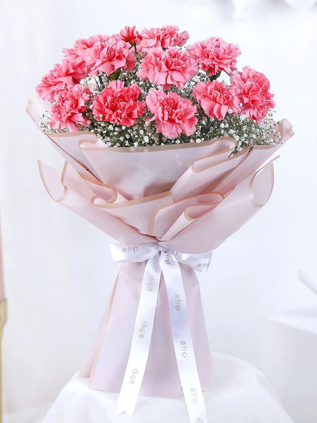 

fnp Pink & Green 15 Pieces Carnations Fresh Flowers Bouquet