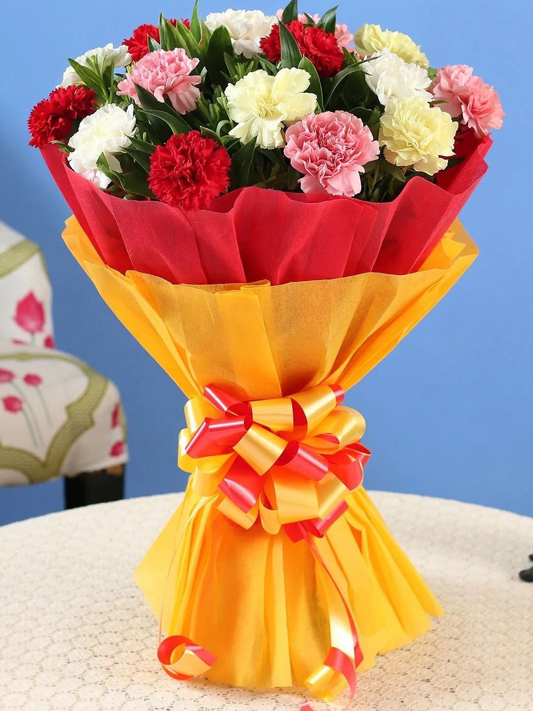 

fnp Pink & Red 15 Pieces Carnations Fresh Flowers Bouquet