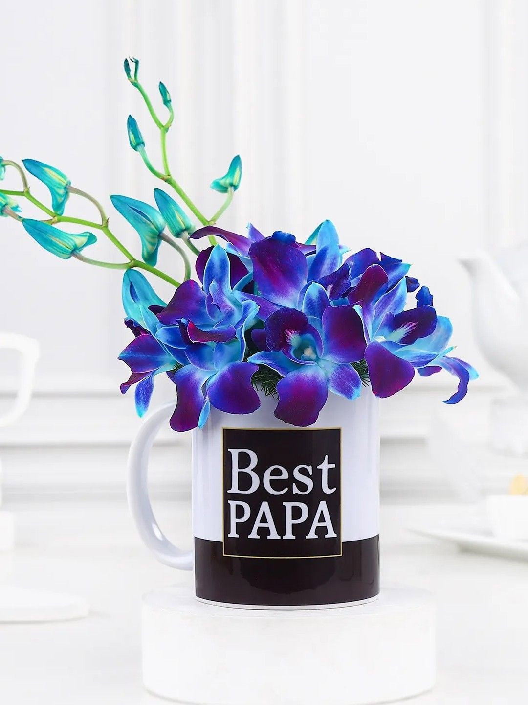 

fnp Blue 6 Pieces Orchids Fresh Flowers