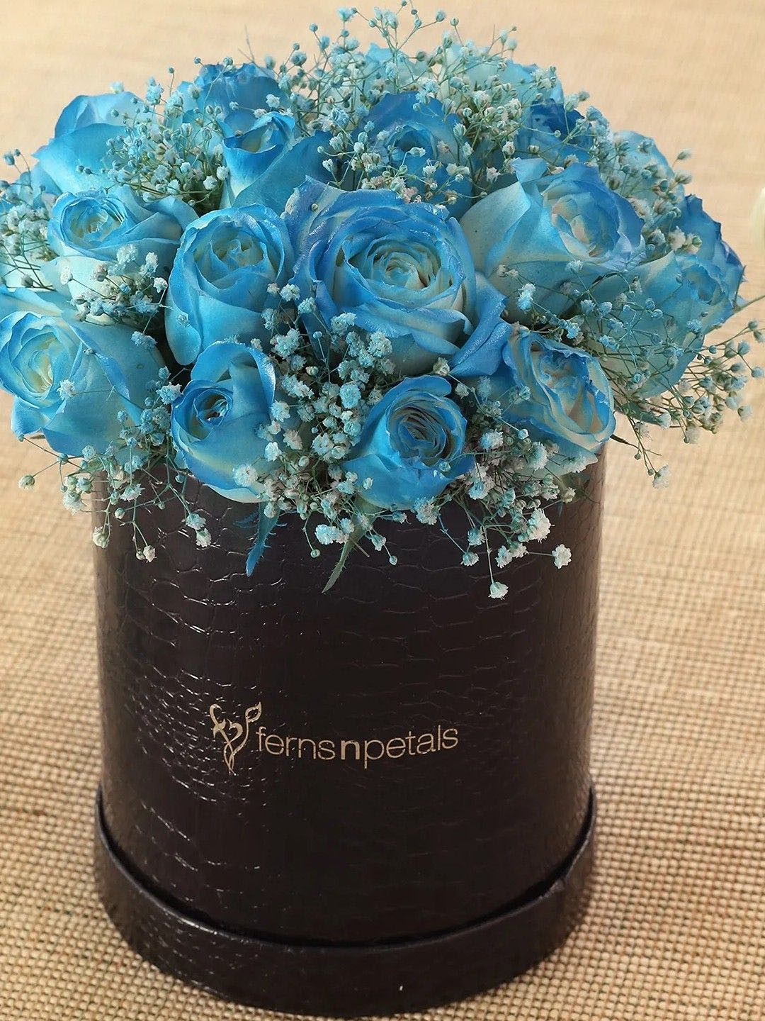 

fnp Blue 25- Pcs Roses Fresh Flowers Box