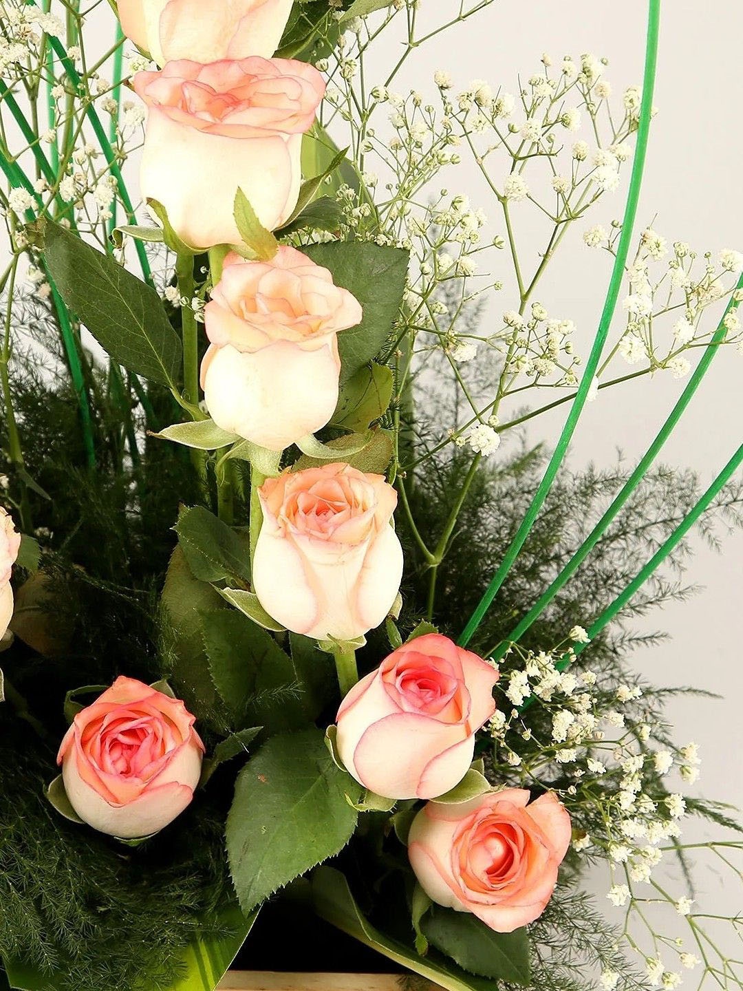 

fnp Pink & Green 15 Pieces Fresh Flowers Bouquet