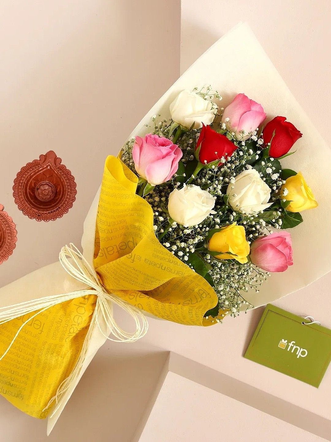 

fnp Red & White 10 Pieces Roses Fresh Flowers Bouquet
