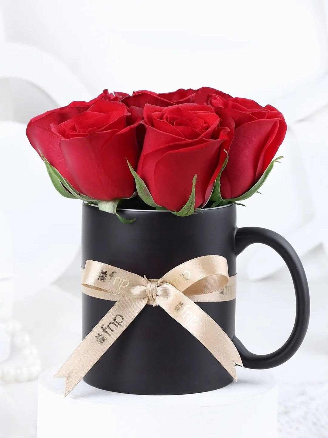 

fnp Red 7Pieces Roses Fresh Flowers Mug