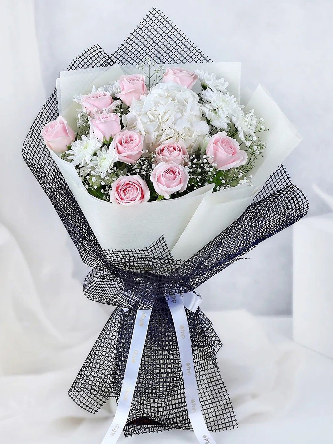 

fnp Pink & White 13 Pieces Mixed Fresh Flowers Bouquet