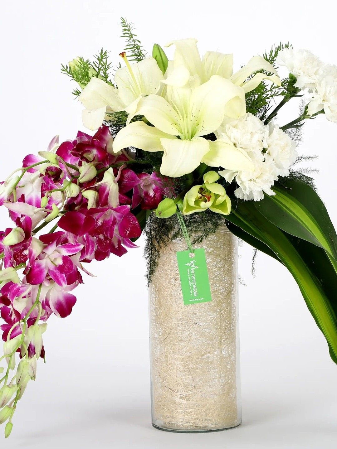 

fnp White 15 Pieces Mixed Fresh Flowers Vase