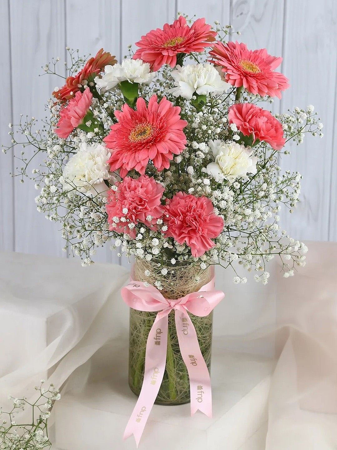 

fnp Pink & White 12-Pcs Mixed Fresh Flowers Vase