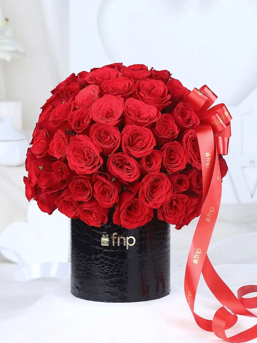

fnp Red 100 Pieces Rose Fresh Flowers Bouquet