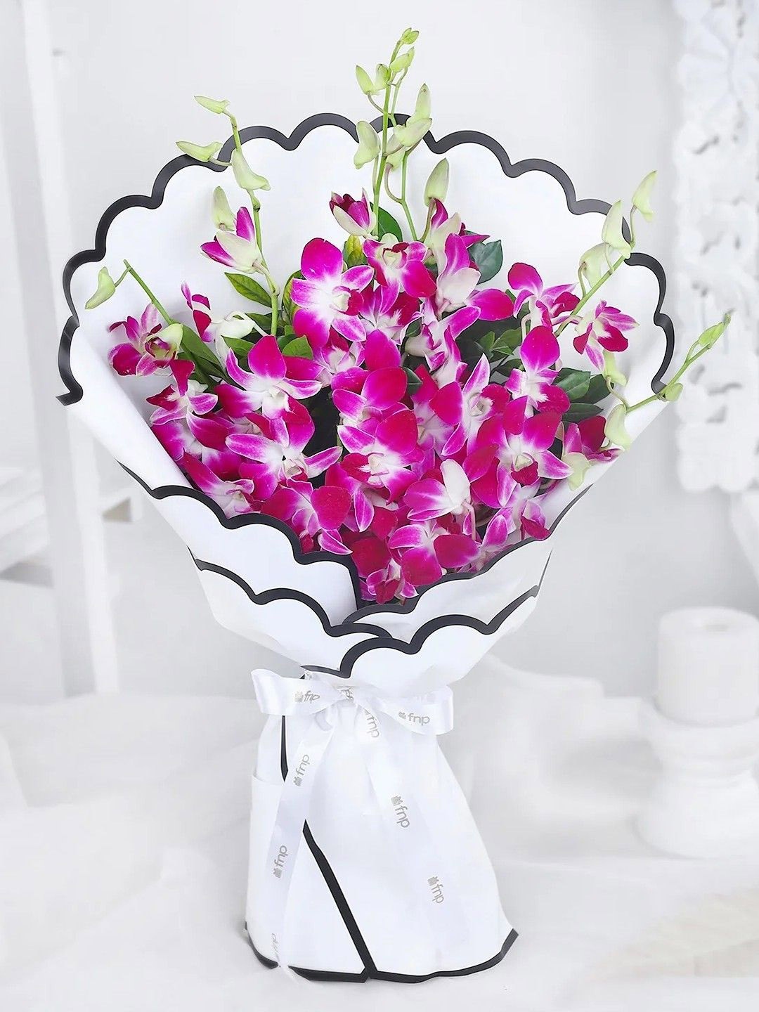 

fnp Purple 6 Pieces Orchid Fresh Flowers Bouquet