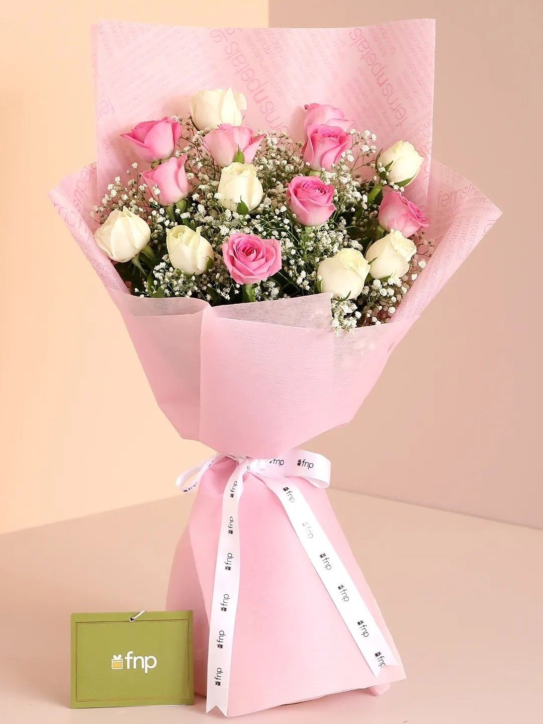 

fnp Pink & White 15 Pieces Roses Fresh Flowers Bouquet