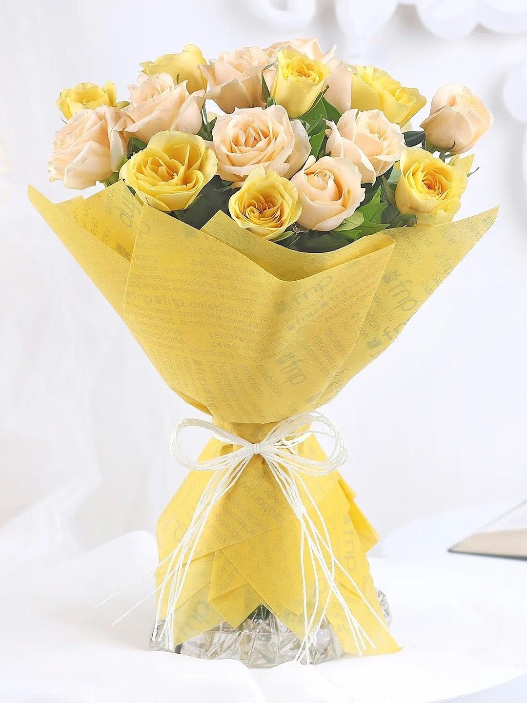 

fnp Yellow 15 Pieces Roses Fresh Flowers Bouquet