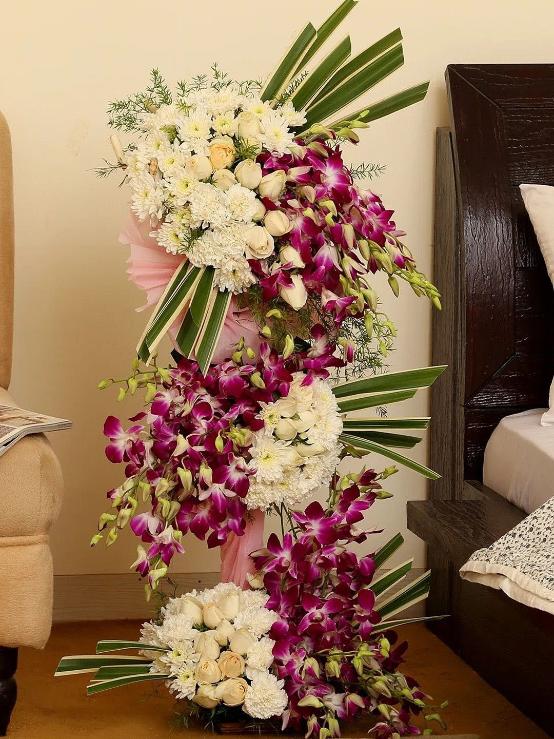 

fnp Purple & White 80 Pieces Mixed Fresh Flowers Bouquet