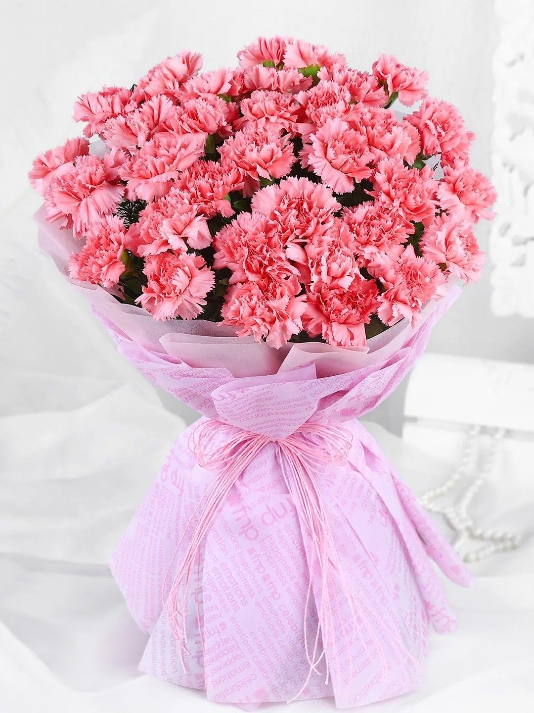 

fnp Pink 32 Pieces Carnation Fresh Flowers Bouquet, Peach