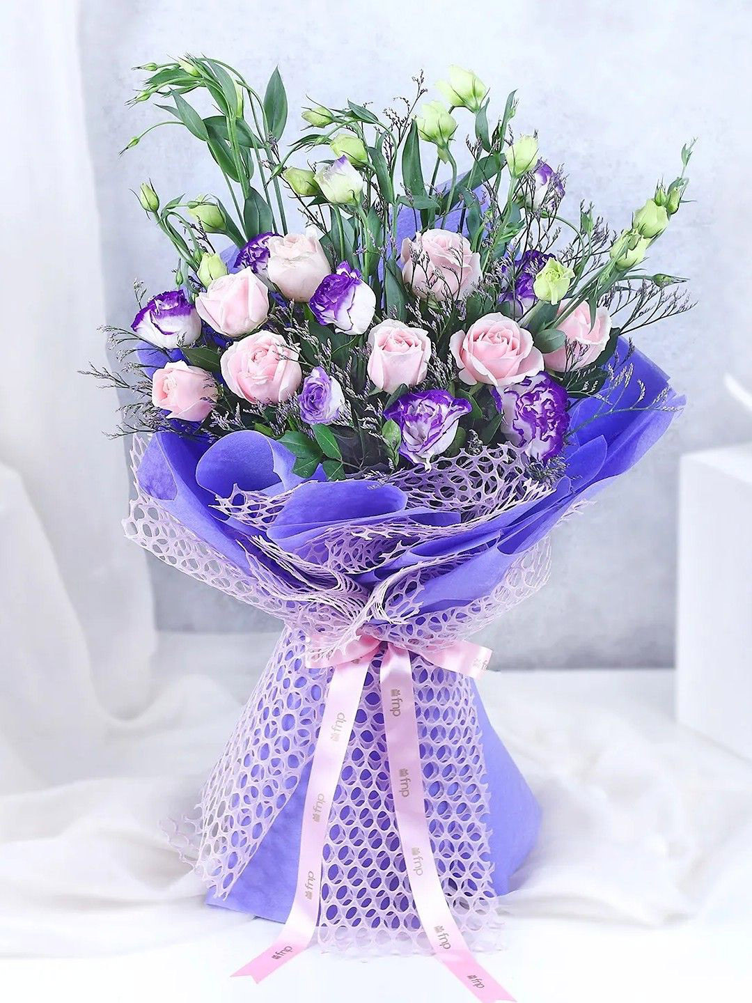 

fnp Purple & Pink 14 Pieces Roses Fresh Flowers Bouquet