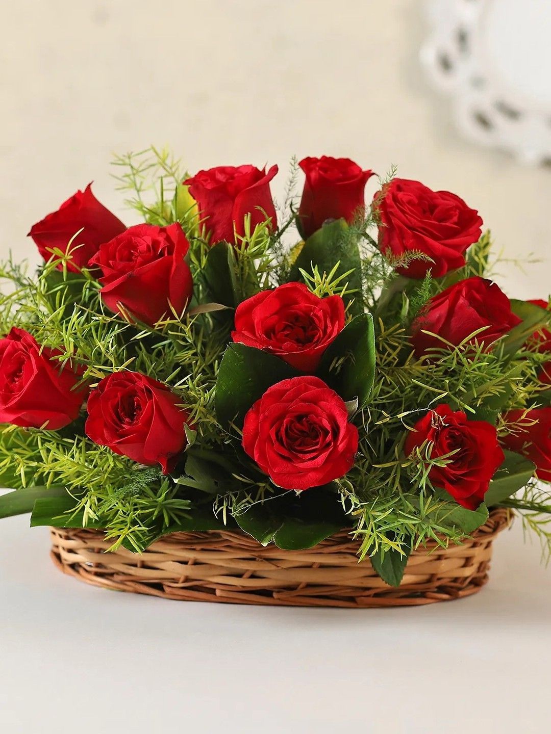 

fnp Red 15-Pcs Roses Fresh Flowers Bouquet