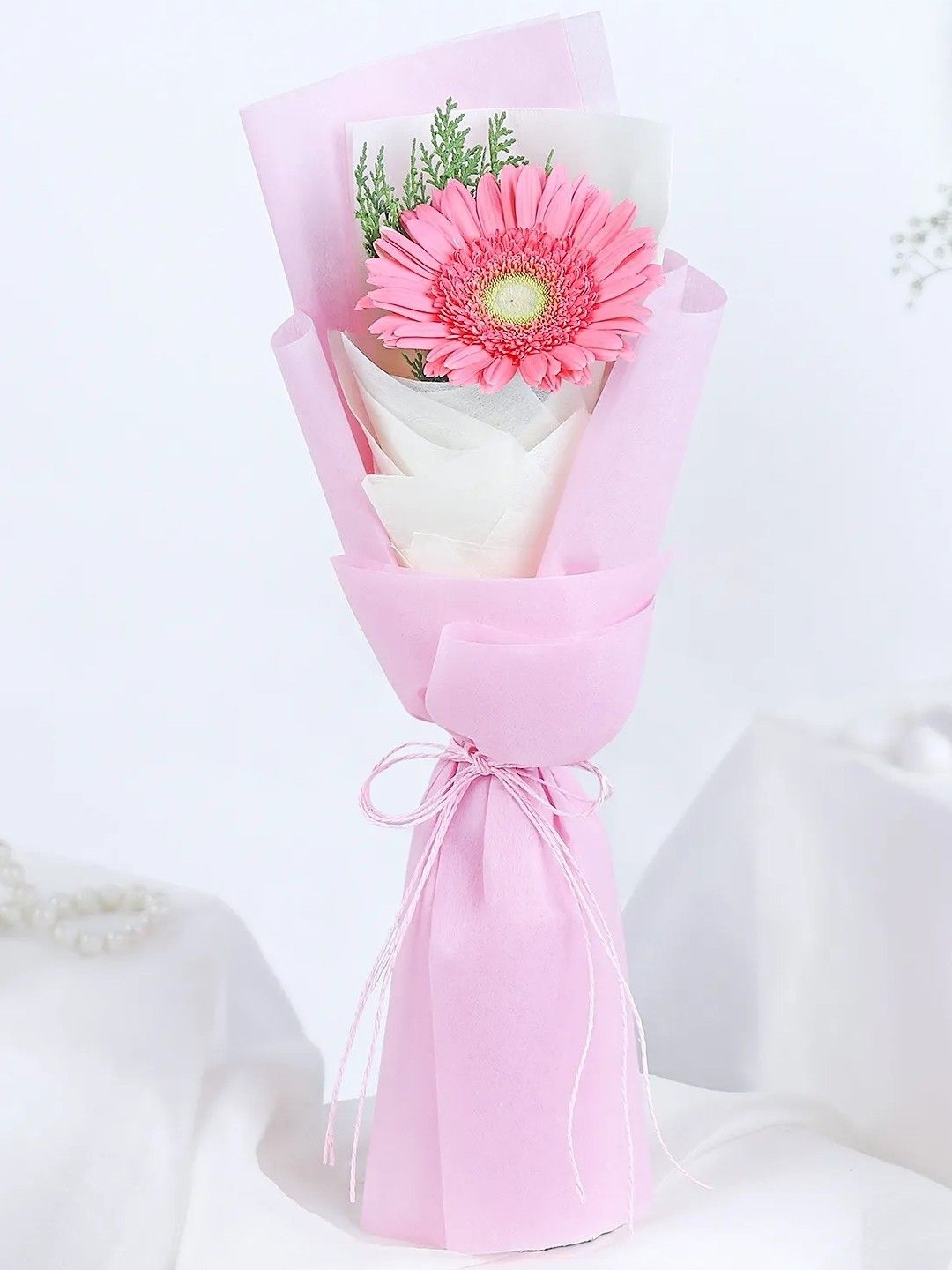 

fnp Pink Gerbera Fresh Flowers Bouquet