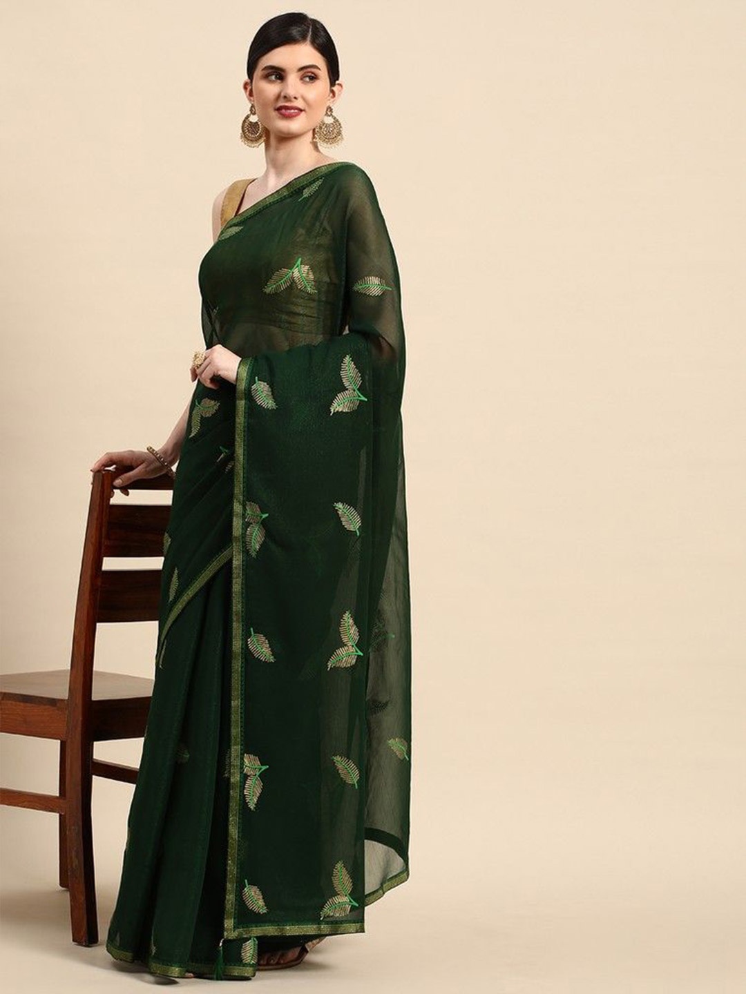 

HERE&NOW Floral Embroidered Saree, Green