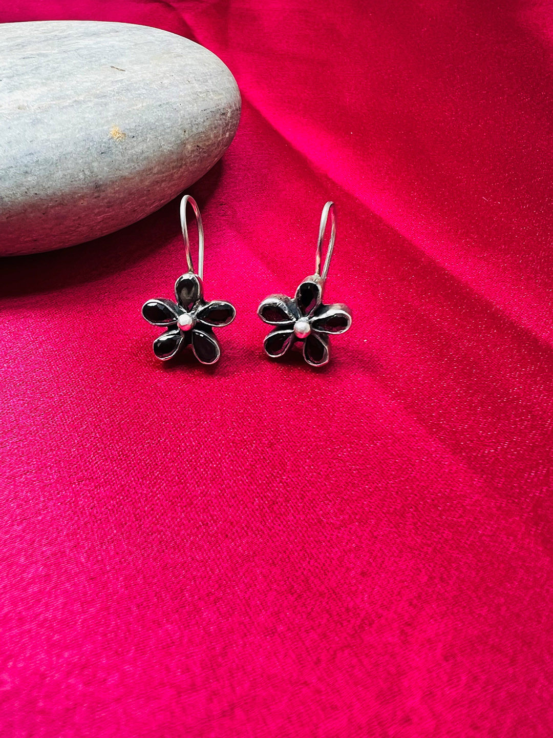

Arte Jewels 925 Sterling Silver Oxidised Floral Drop Earrings