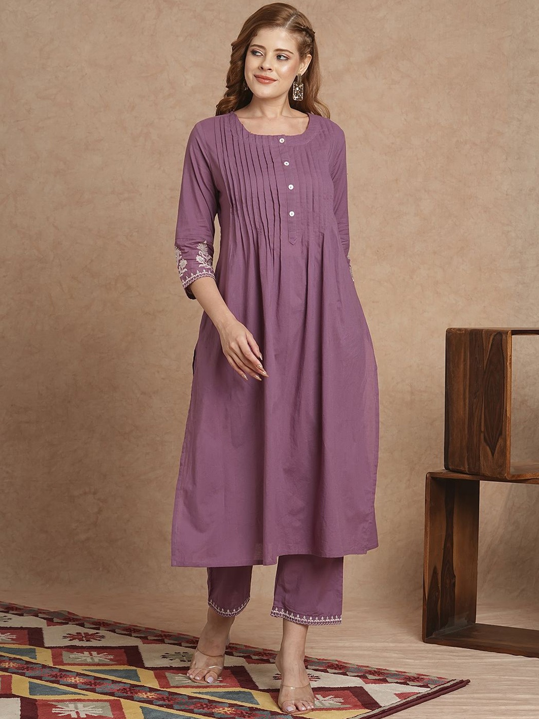 

INDYES Floral Embroidered Pleated Square Neck Pure Cotton Kurta with Trousers, Mauve
