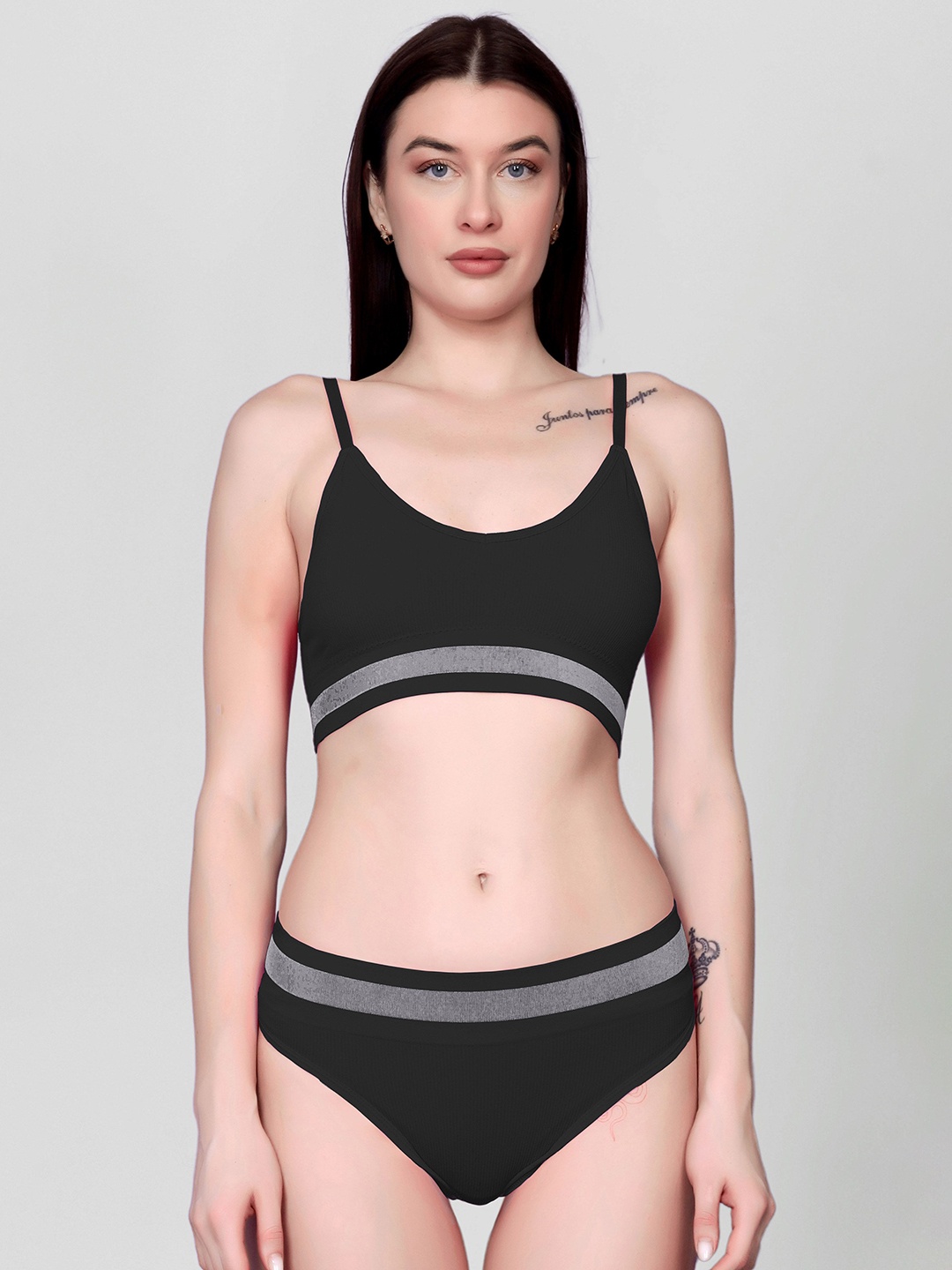 

Gopalvilla Shoulder Strap Full-Coverage Lingerie Set, Black