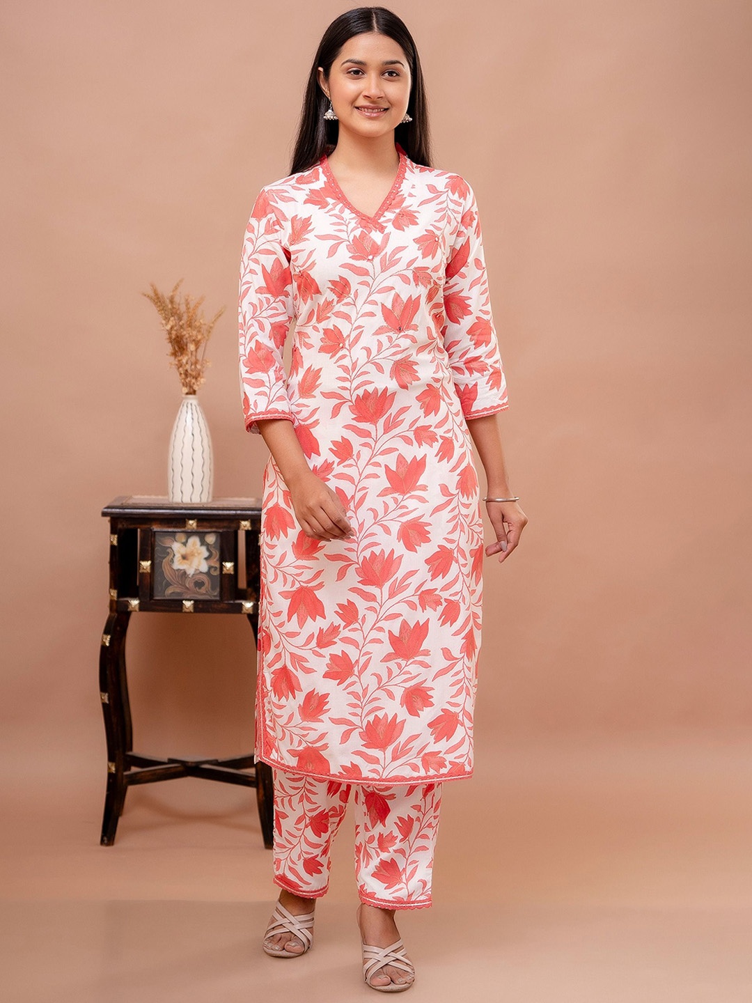 

PARTHVI Floral Printed Regular Thread Work Kurta with Palazzos, Pink